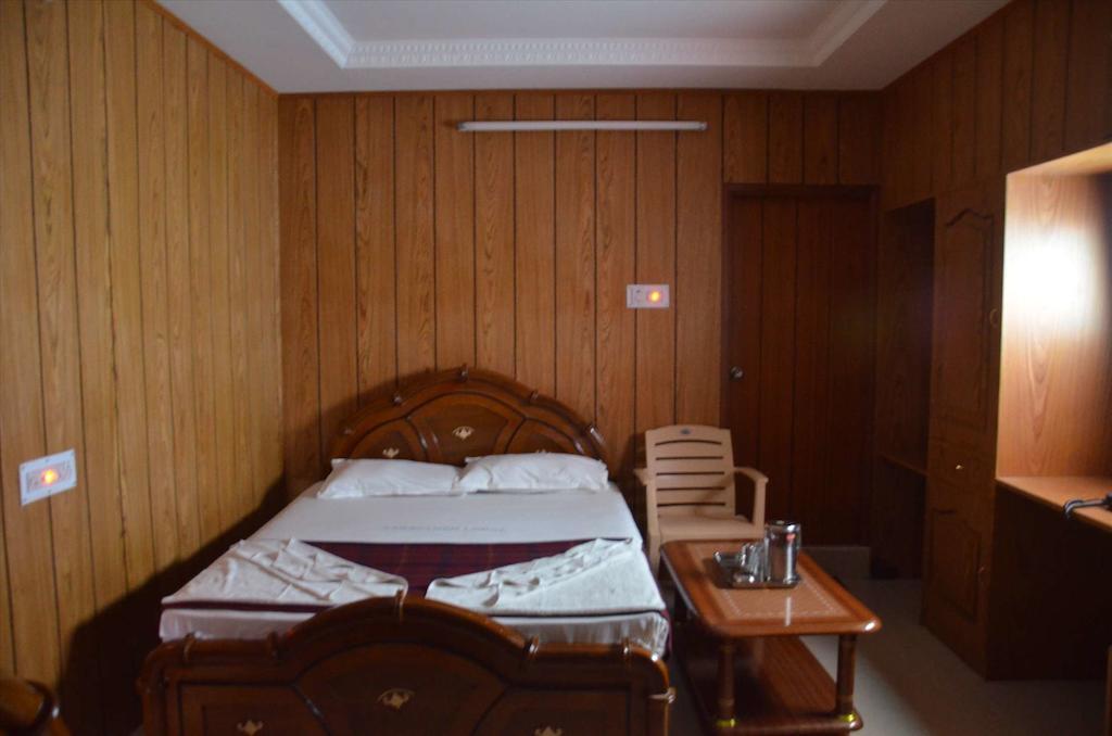 شيناي Saravanan Lodge الغرفة الصورة