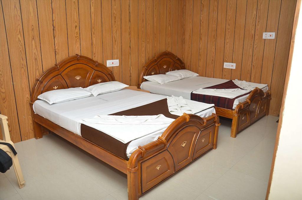 شيناي Saravanan Lodge الغرفة الصورة